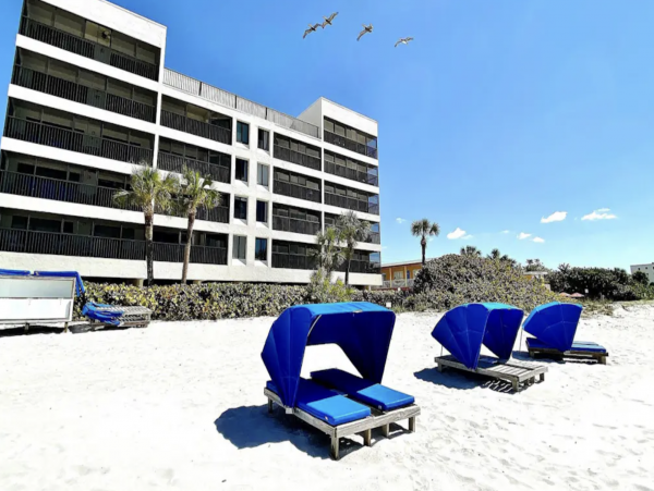 On Beach Vacation Condo in Madeira Beach